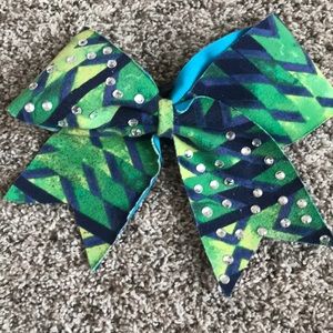 Cheer bow